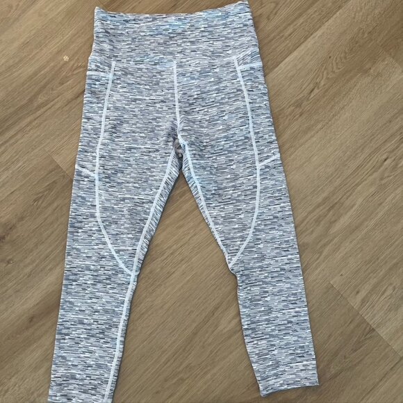 ZYIA Pants - ** Zyia Leggings Womens 4 Gray Active Level Light n Tight Capri Cropped Pockets